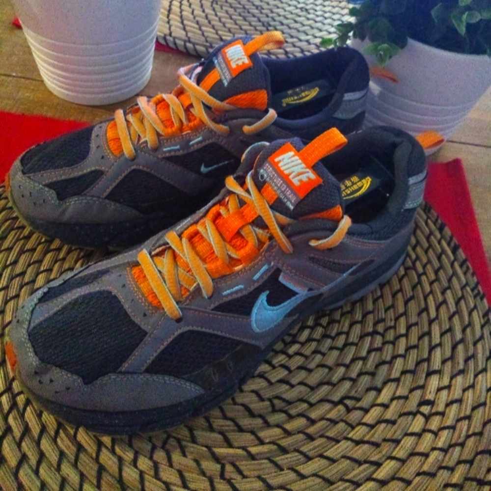 Nike structure 13 Trail size 8